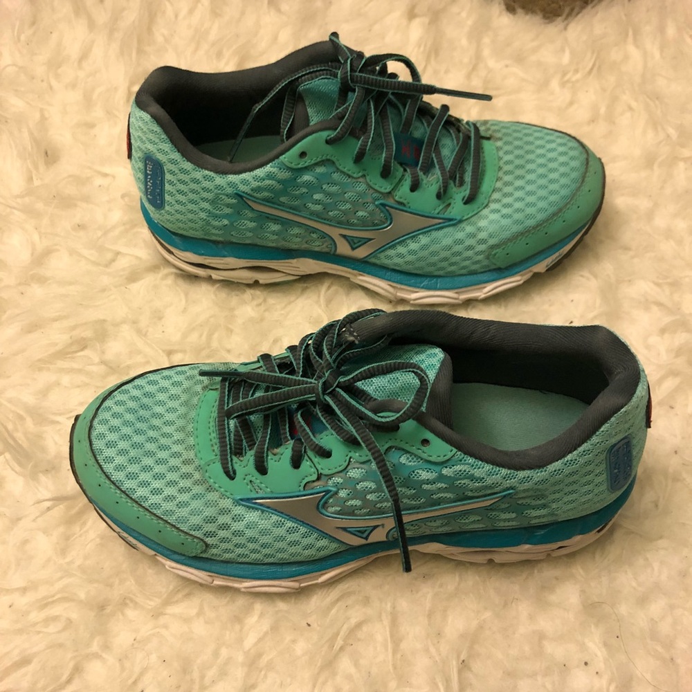 Mizuno Rubber Shoes